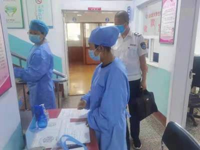 市卫生计生综合监督执法局加力开展公共场所常态化疫情防控监督工作