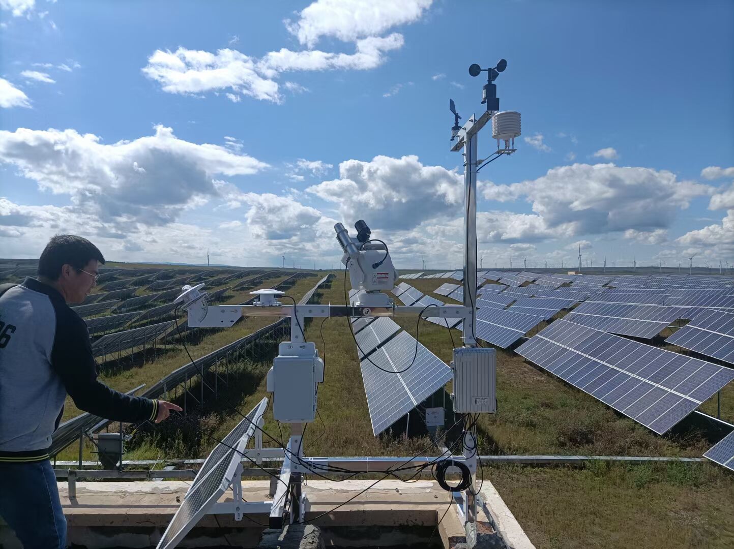 光（guāng）伏檢測氣象站